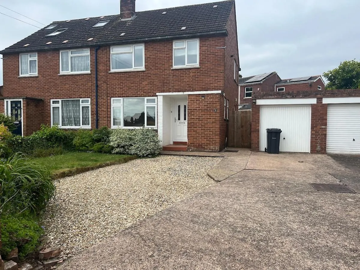 Light, Spacious & Simplistic 3 Bed Home Exeter United Kingdom